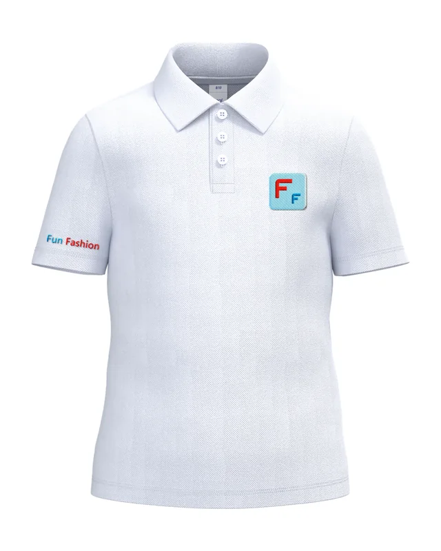 Polo infantil blanco con el logo de Fun Fashion (simulación)